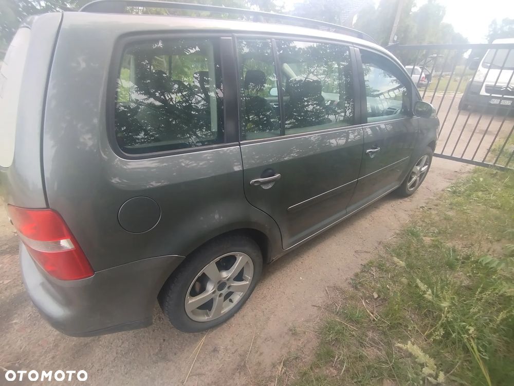 Volkswagen Touran 1.9 TDI Basis - 4