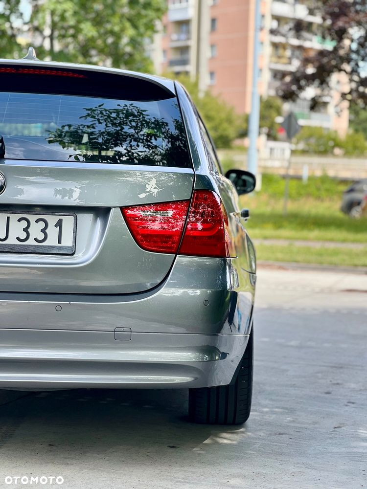 BMW Seria 3 318d - 23