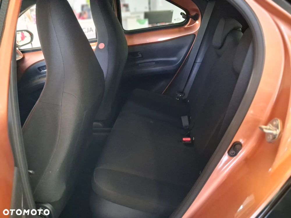 Toyota Aygo X Hybrid 1.5 Style e-CVT - 16