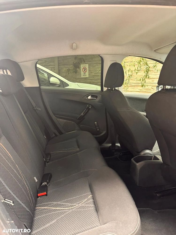 Peugeot 208 1.2 L PureTech Active - 3