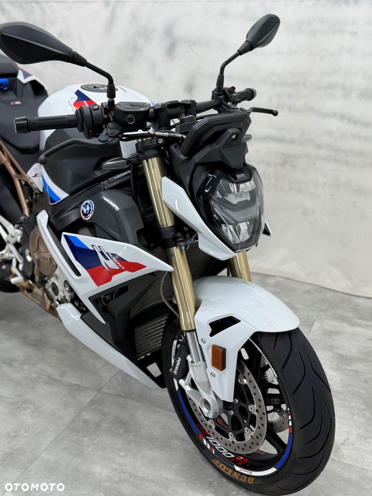 BMW S - 16