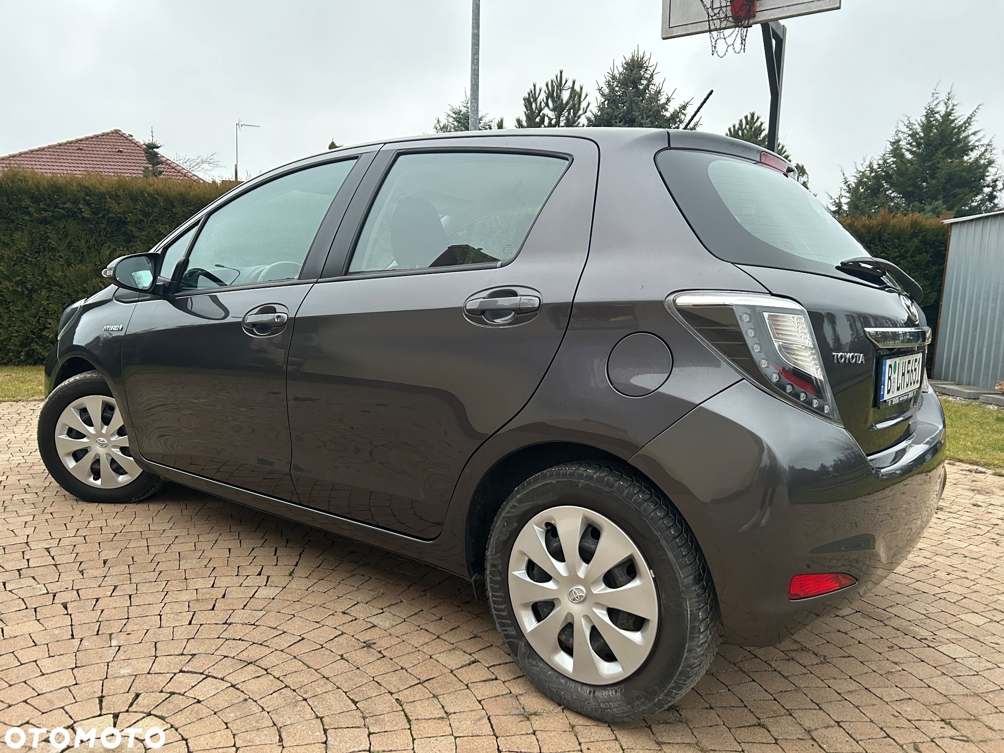 Toyota Yaris Hybrid 100 Active - 31