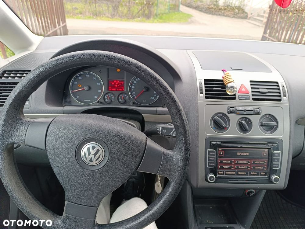 Volkswagen Touran 1.6 - 11