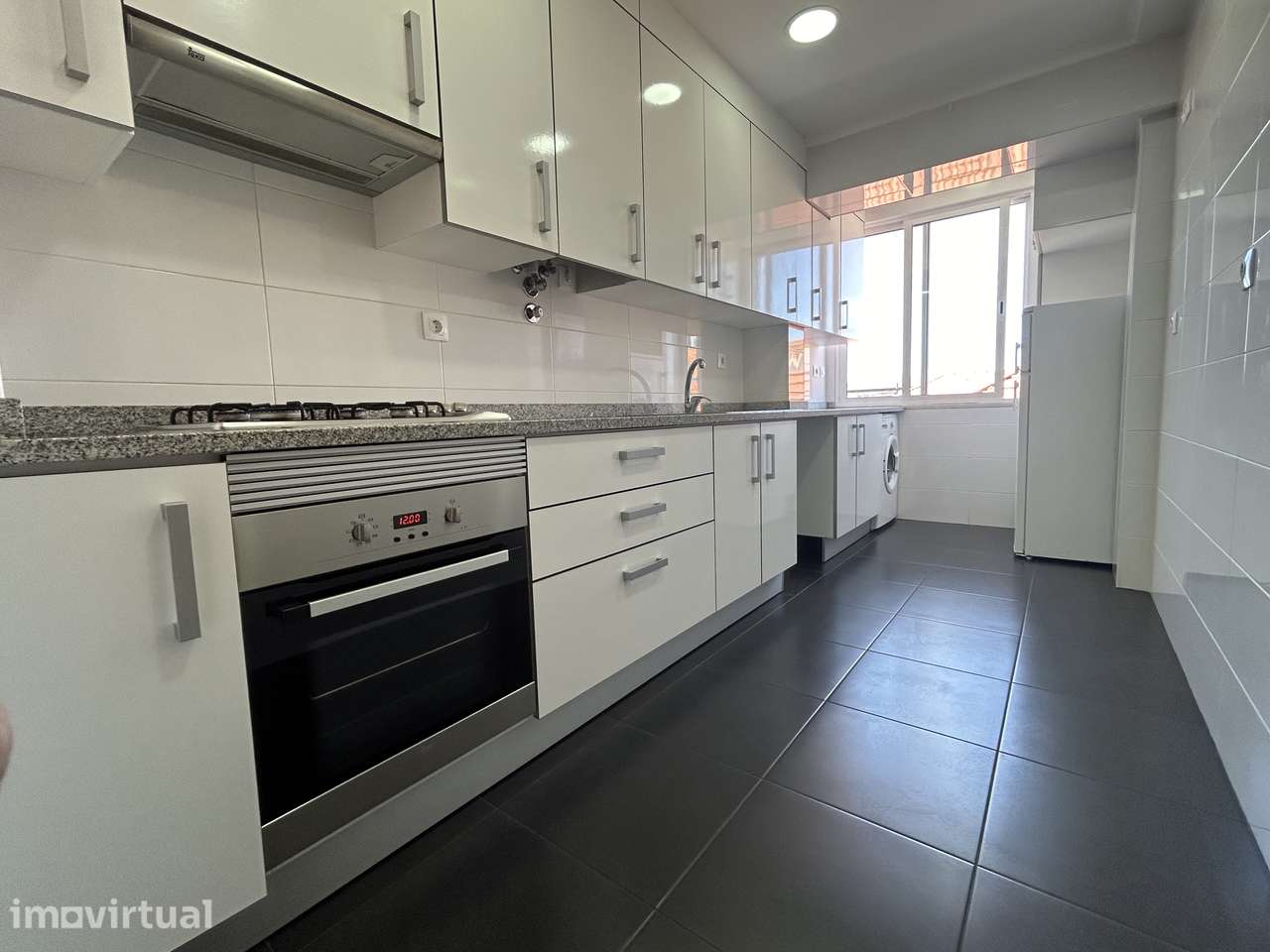 T2 LUMIAR central com garagem - Grande imagem: 3/25