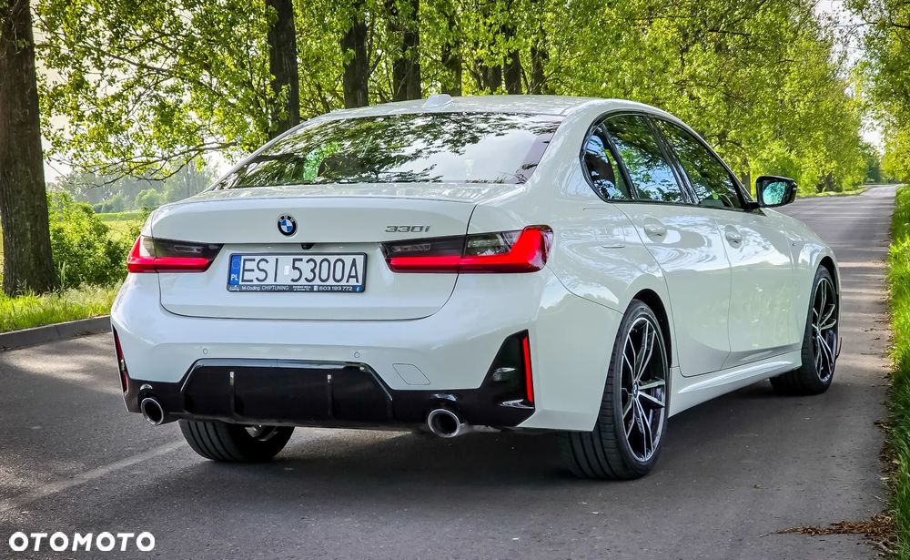 BMW Seria 3 330i M Sport - 6