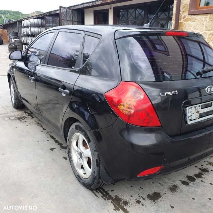 Dezmembram Kia Ceed motor 1,4 b - 1