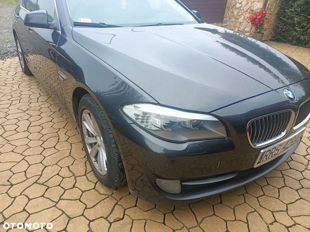 BMW Seria 5 525d xDrive - 3