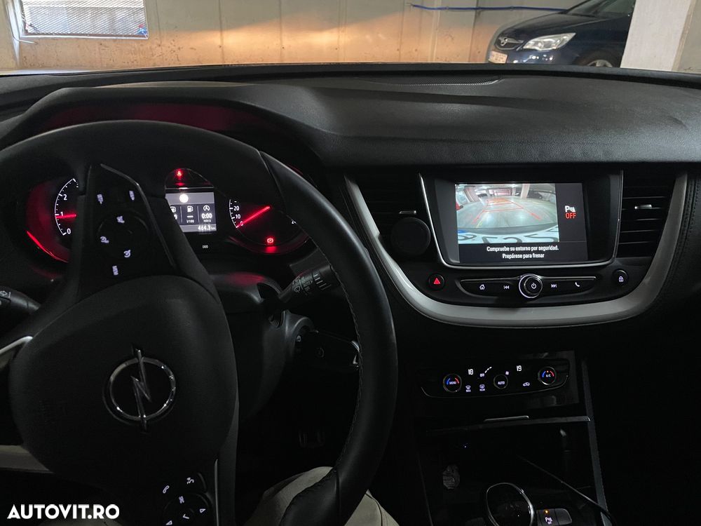 Opel Grandland X 1.2 Turbo START/STOP Design Line - 4