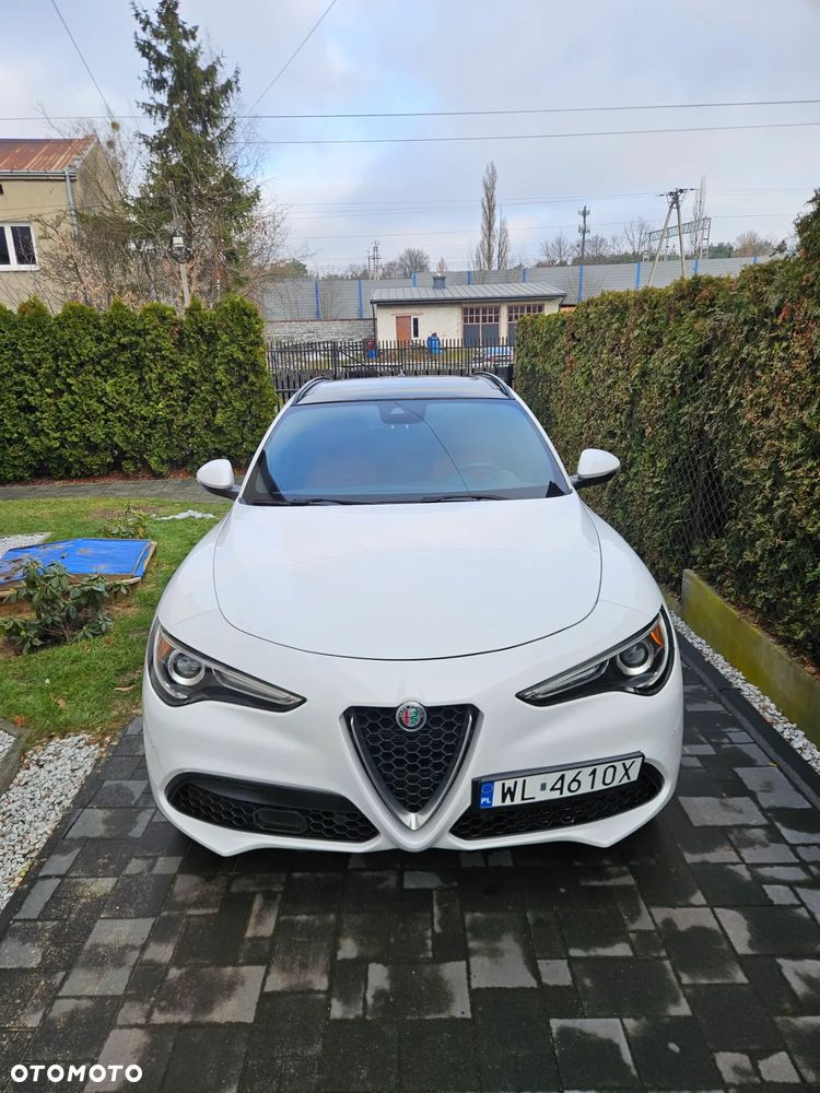 Alfa Romeo Stelvio 2.0 Turbo 16V AT8-Q4 Ti - 1