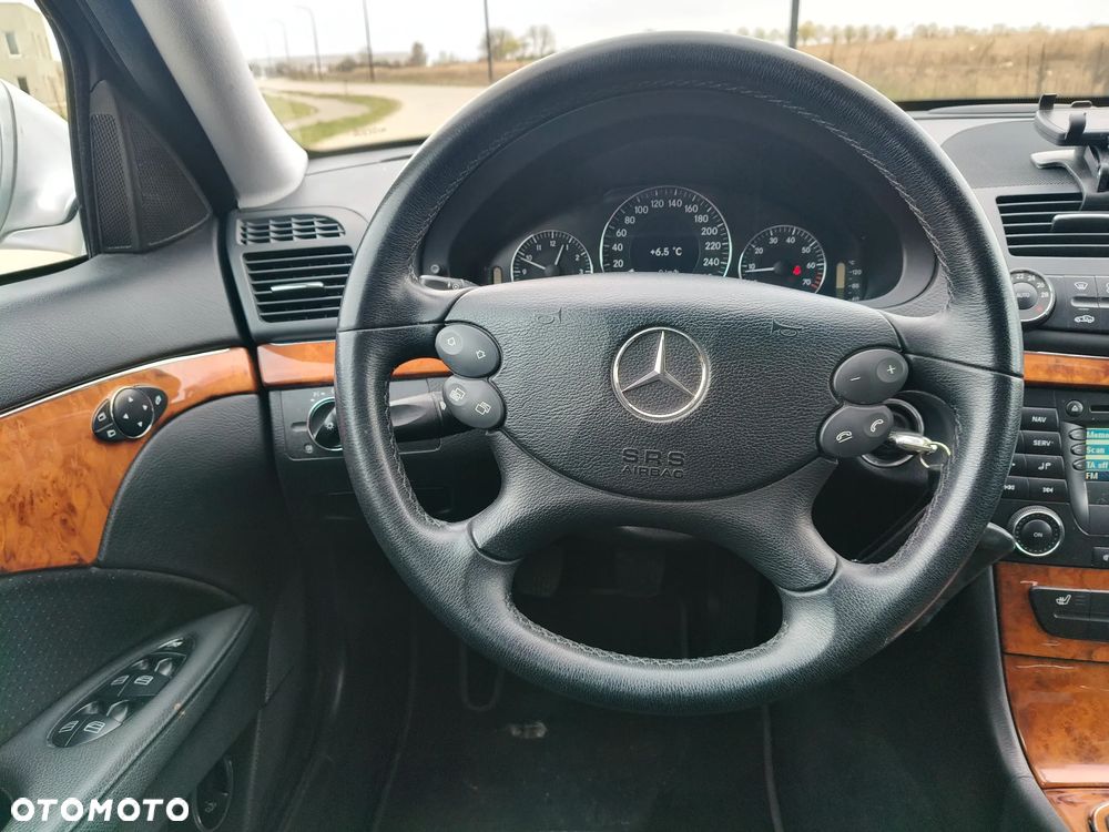 Mercedes-Benz Klasa E 200 Kompressor Elegance - 39