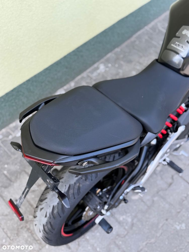 Kawasaki ER - 13