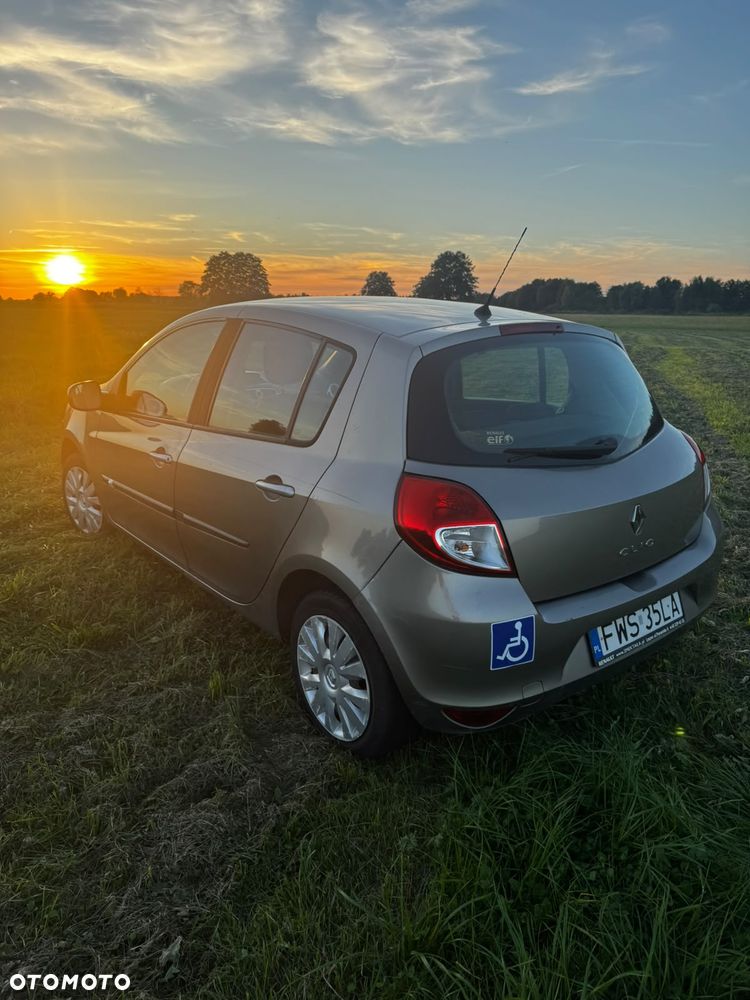 Renault Clio 1.2 16V Alize - 3