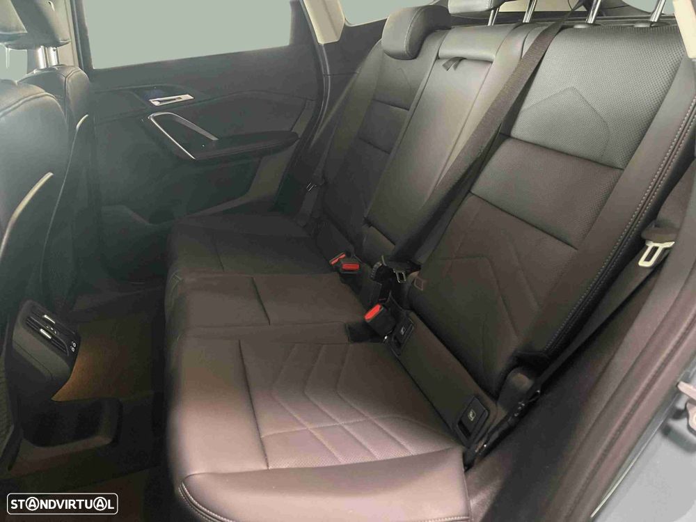 BMW iX1 eDrive20 - 8