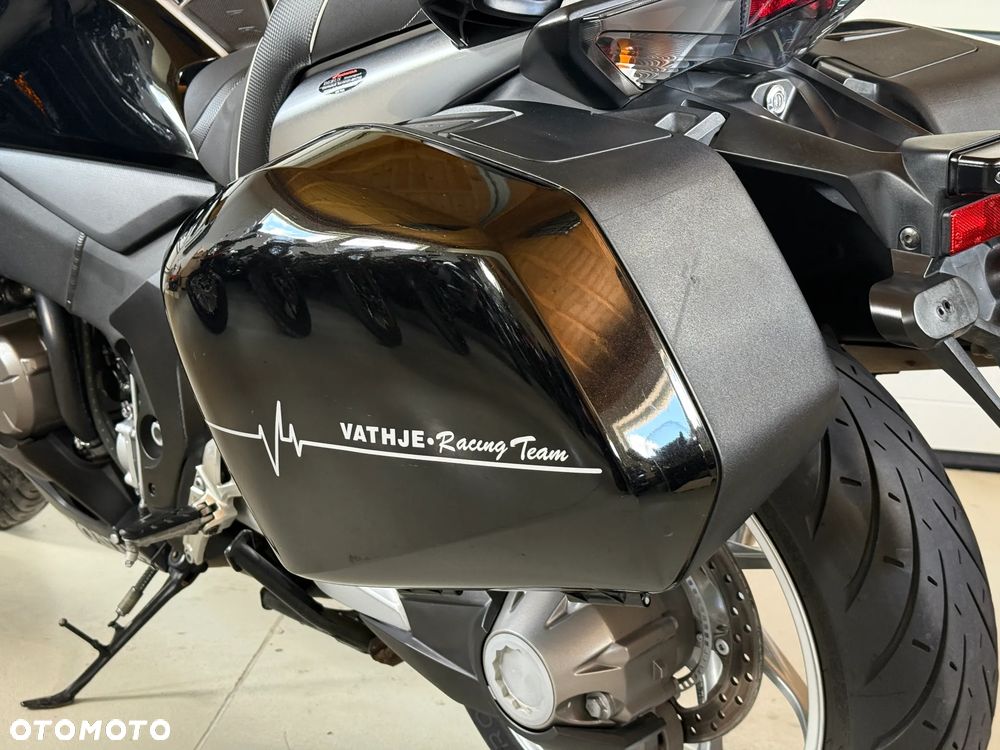 Honda VFR - 9