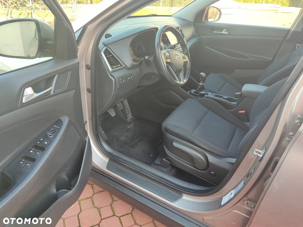 Hyundai Tucson blue 1.7 CRDi 2WD Style - 20