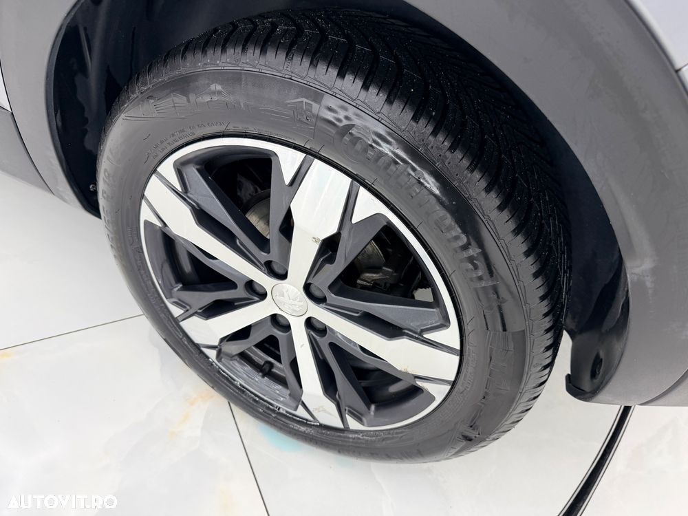 Peugeot 3008 1.2 PureTech Turbo S&S EAT6 Allure - 10