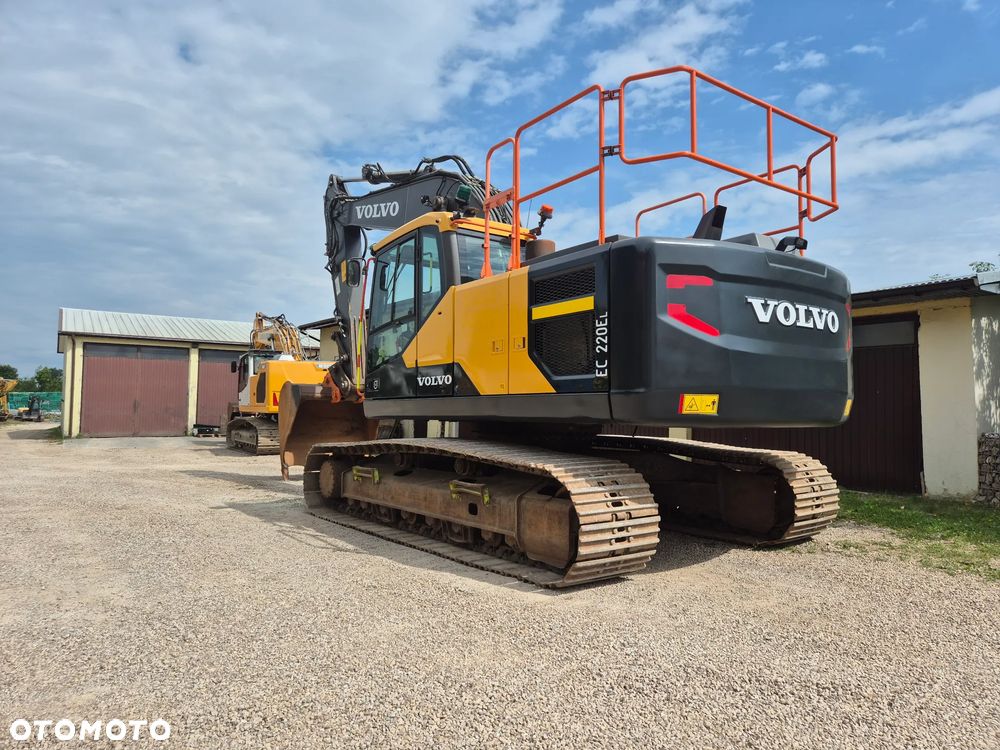 Volvo EC 220 EL - 5