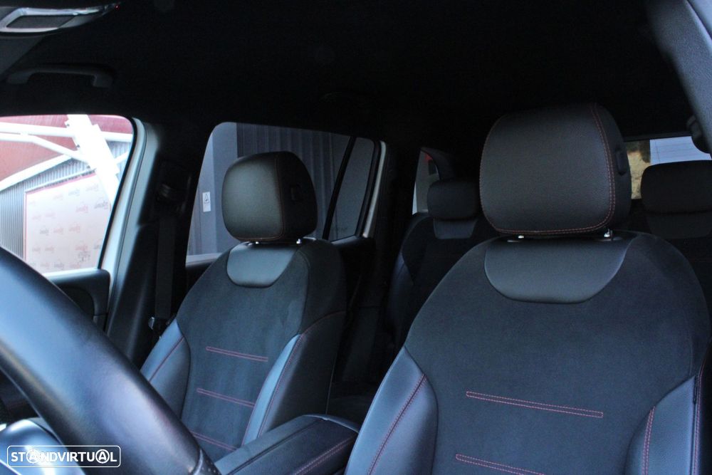 Mercedes-Benz GLB 180 d AMG Line - 16