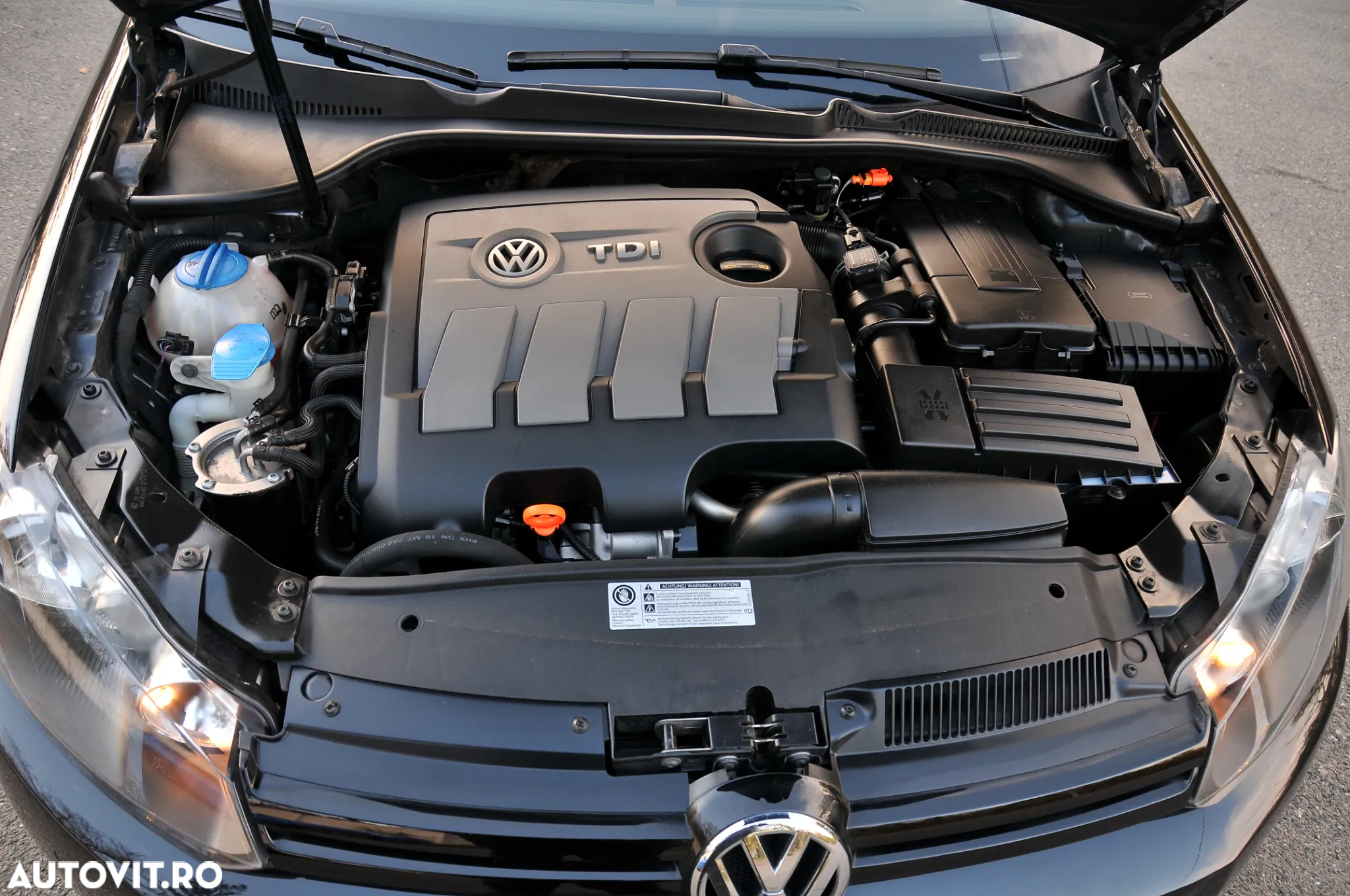 Volkswagen Golf 1.6 TDI BlueMotion Technology Comfortline - 21