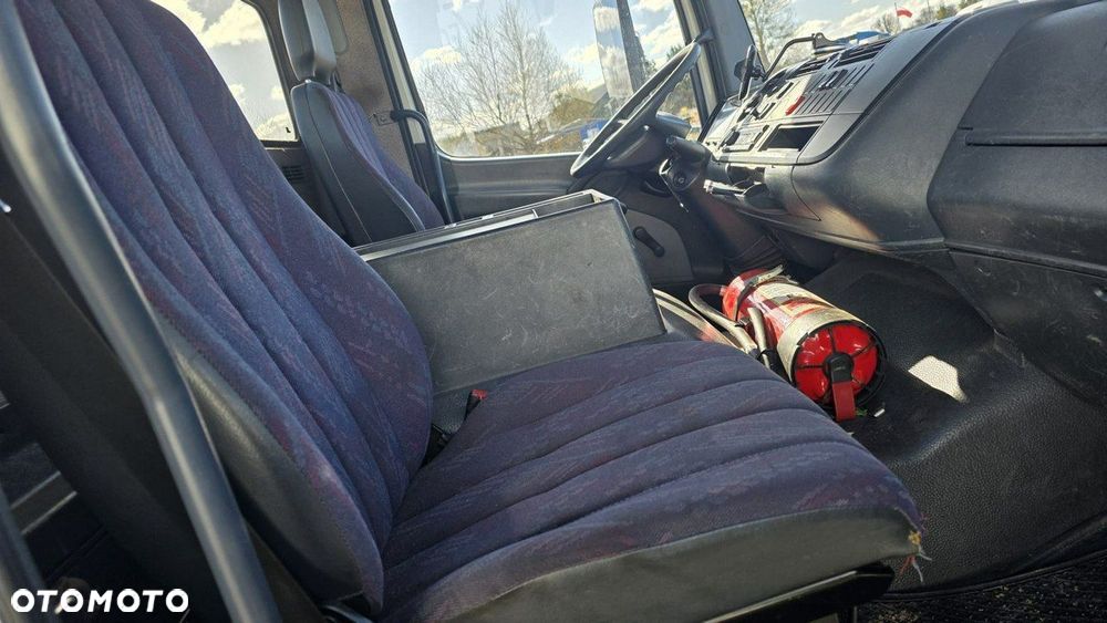 Mercedes-Benz atego - 11