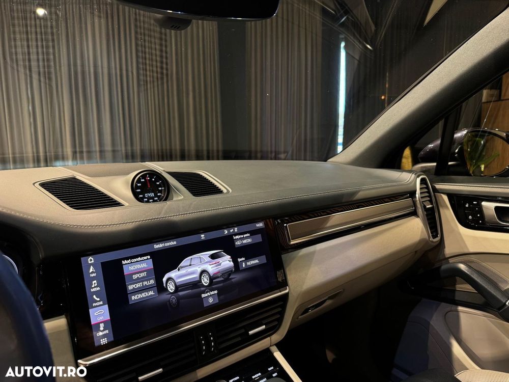 Porsche Cayenne Standard - 32
