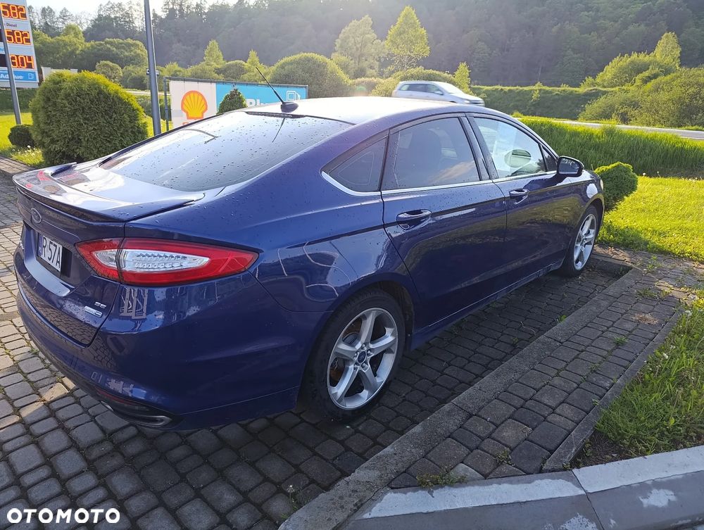 Ford Fusion - 2