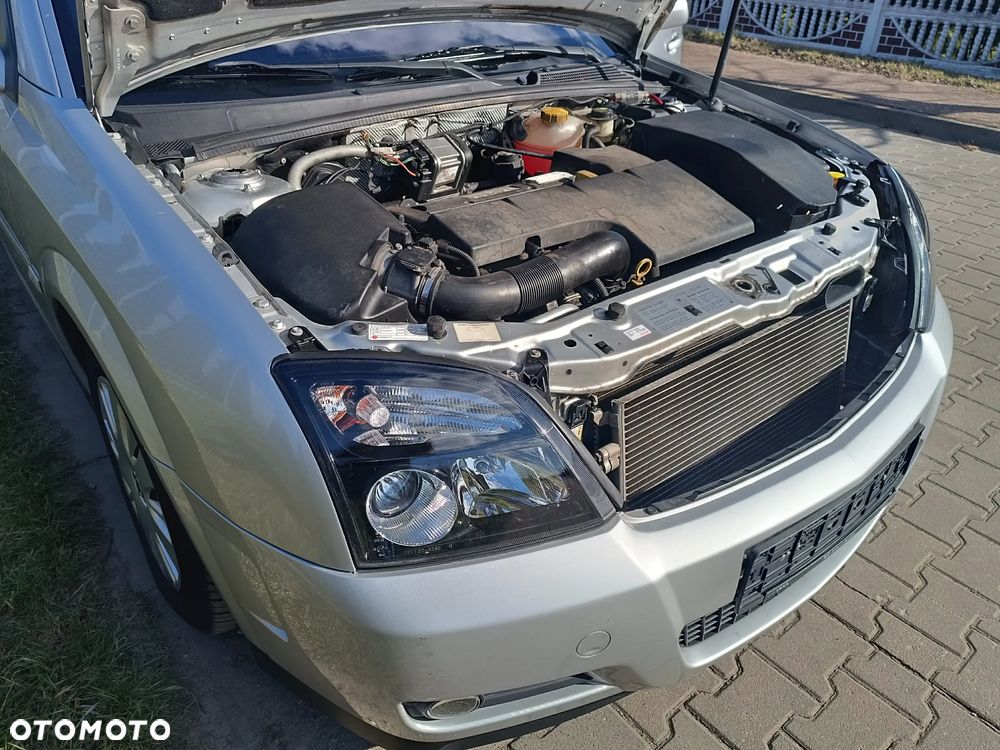 Opel Vectra 2.2 - 17