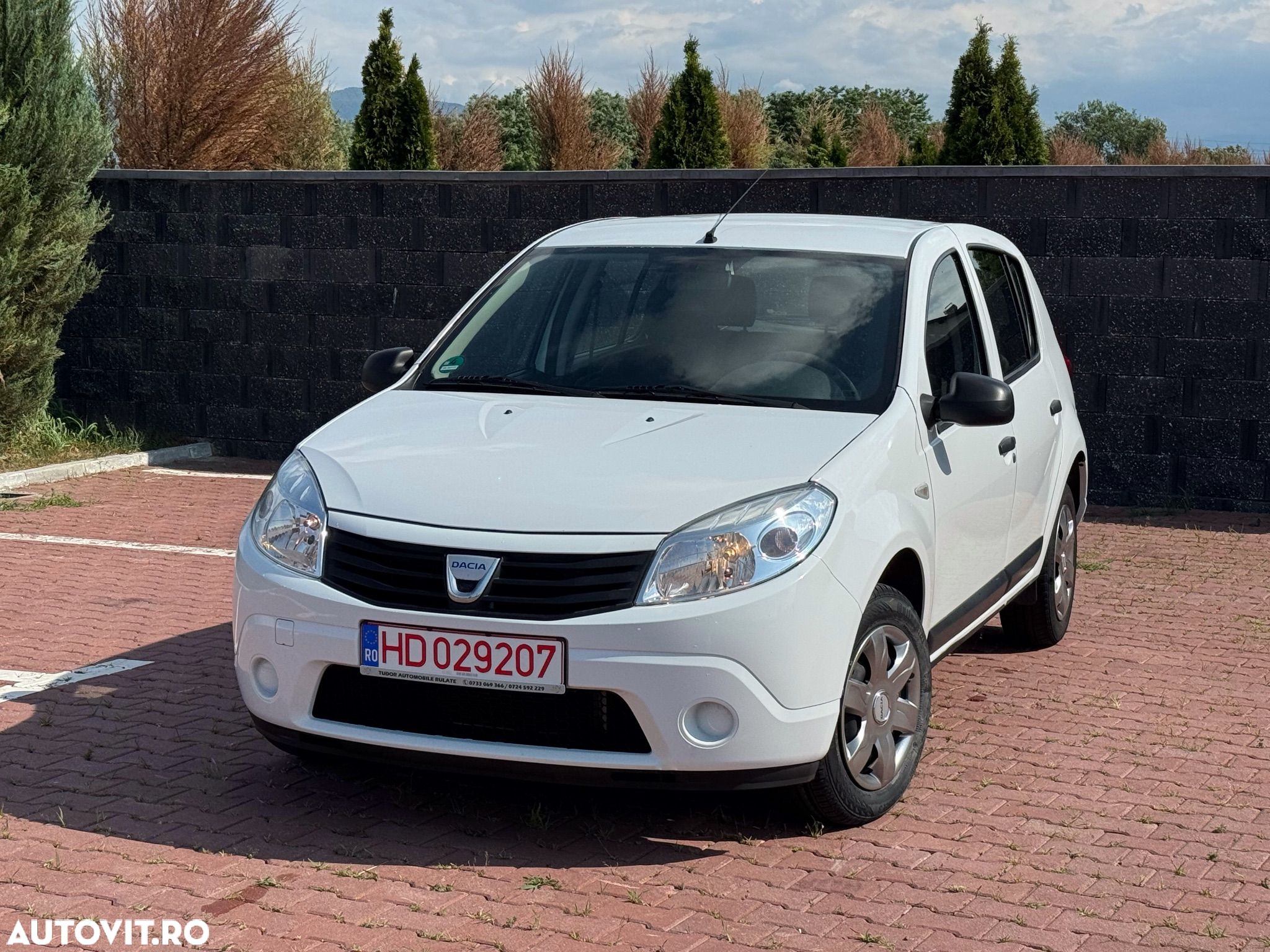 Dacia Sandero 1.2 16V 75 Laureate - 1