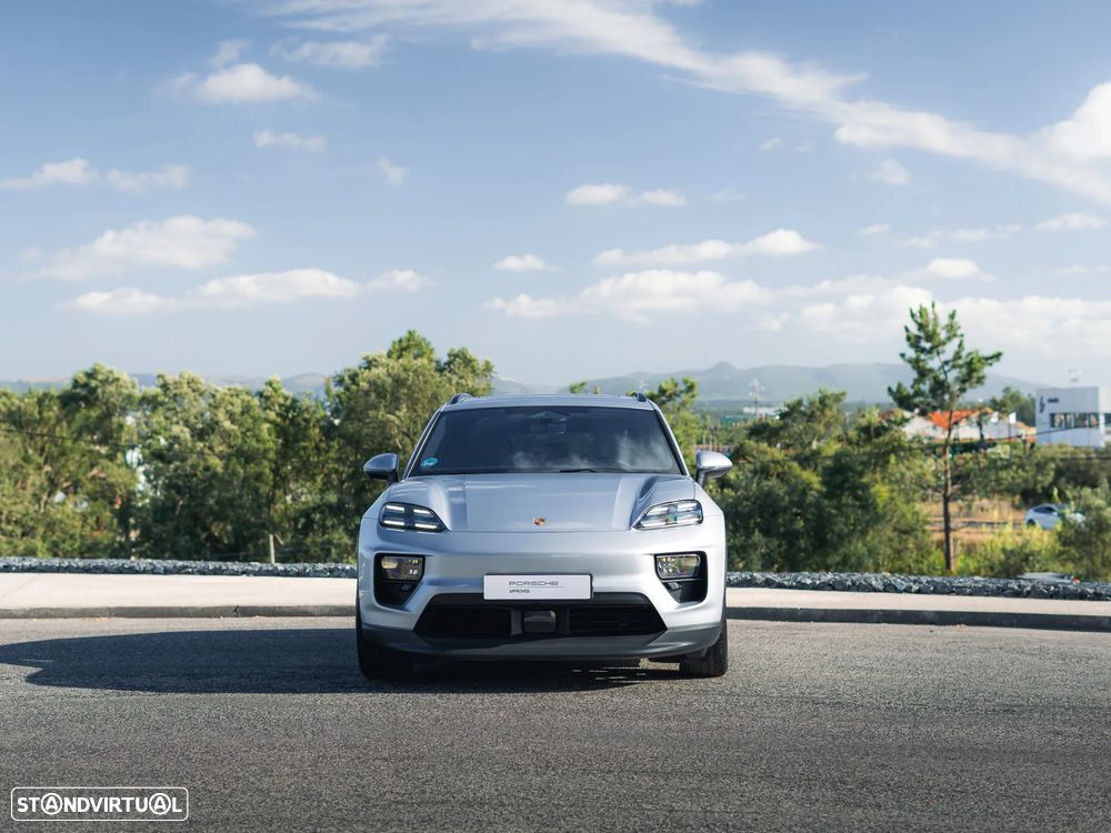 Porsche Macan Electric 4 - 10