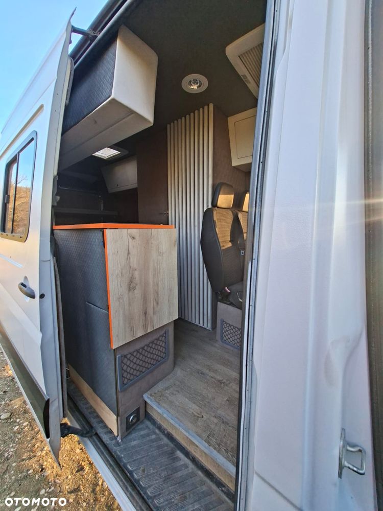 Mercedes-Benz Sprinter - 4