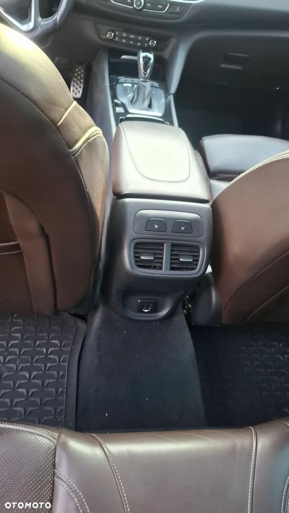 Opel Insignia - 22