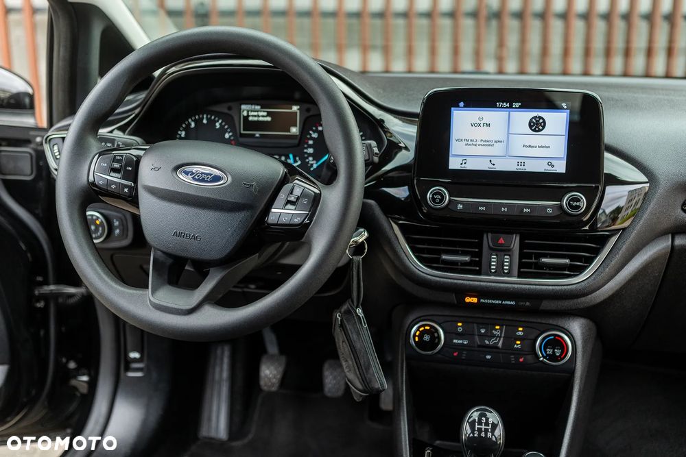 Ford Fiesta 1.1 Titanium - 21