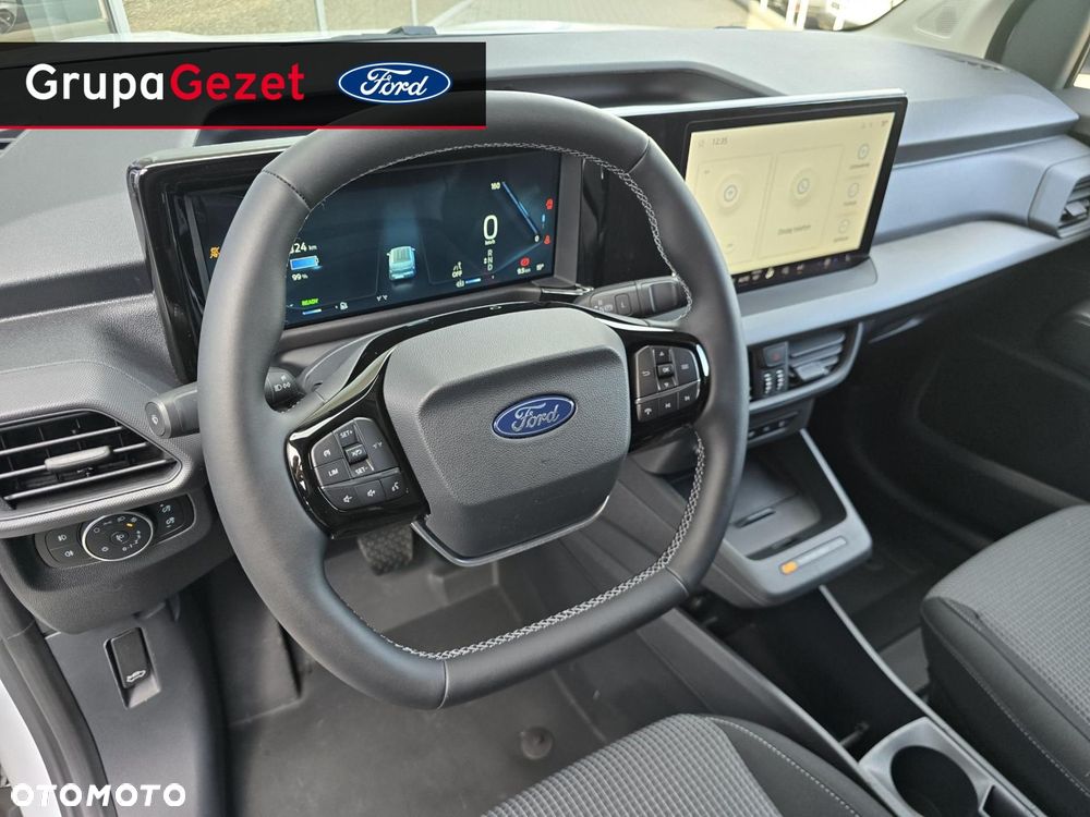 Ford Transit Courier - 13