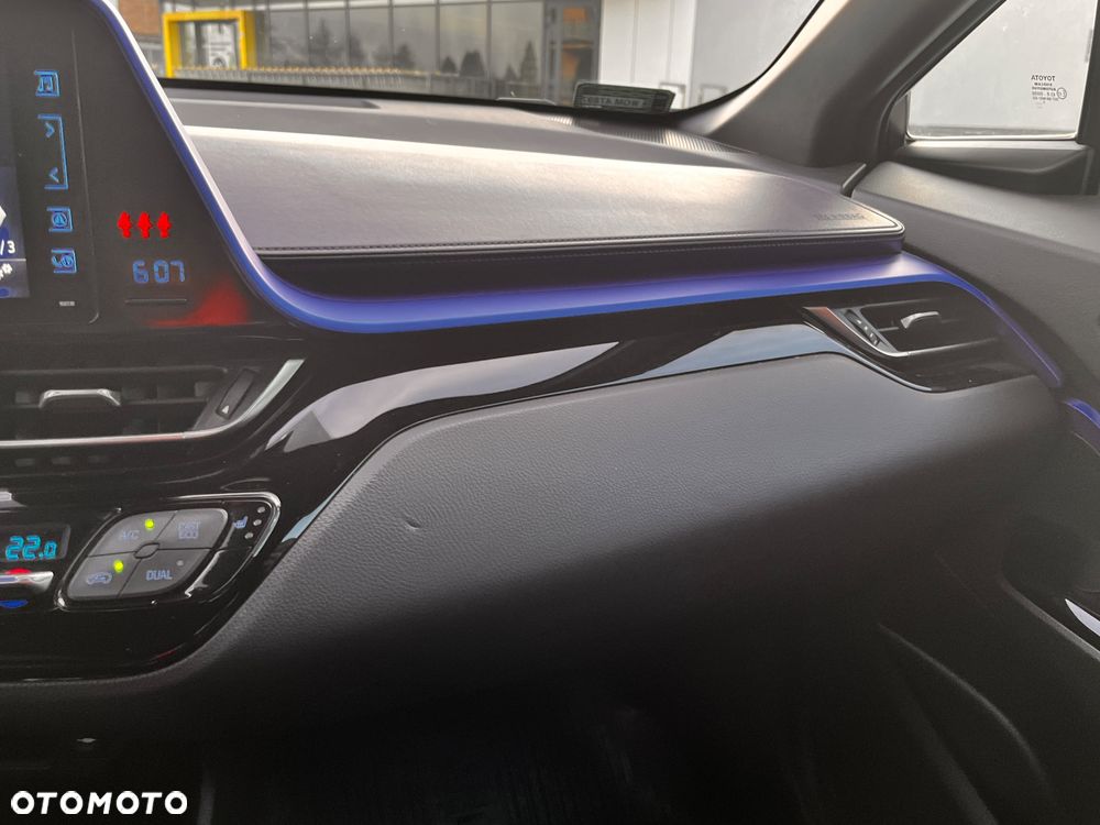 Toyota C-HR 1.8 Hybrid Prestige - 4