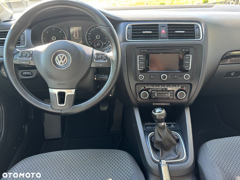 Volkswagen Jetta 1.6 TDI DPF Highline - 20