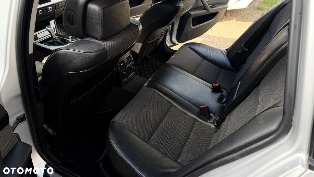 BMW Seria 5 520i - 26