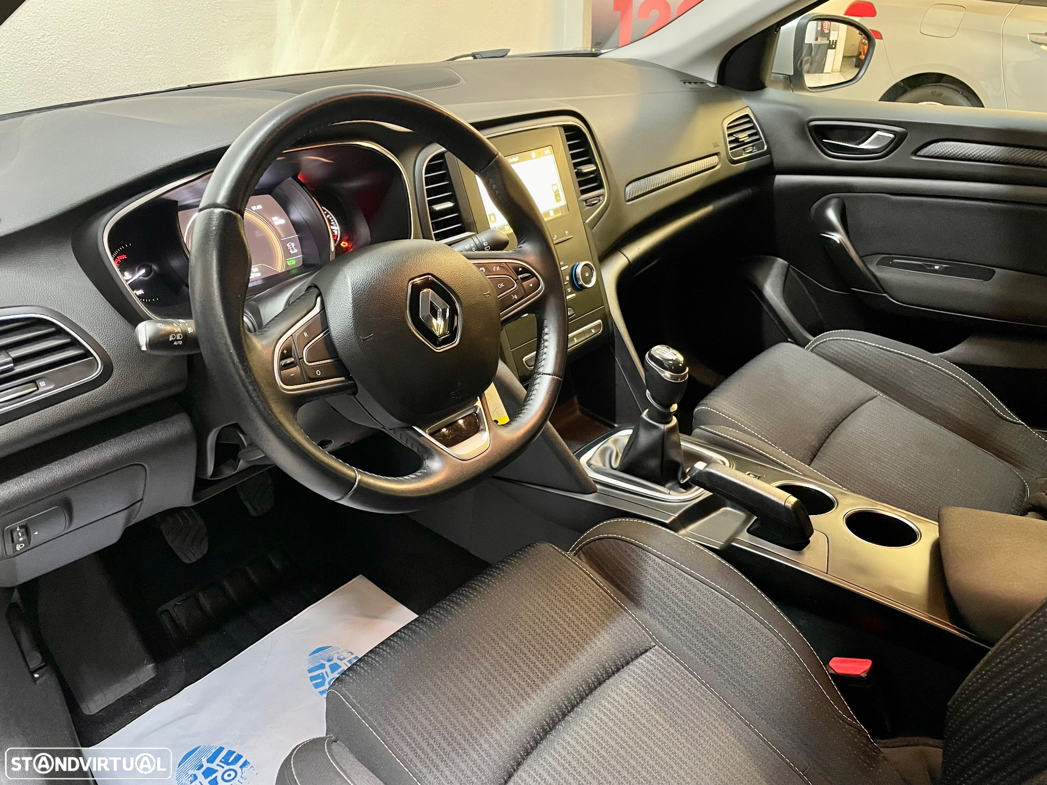 Renault Mégane Sport Tourer BLUE dCi 115 INTENS - 17
