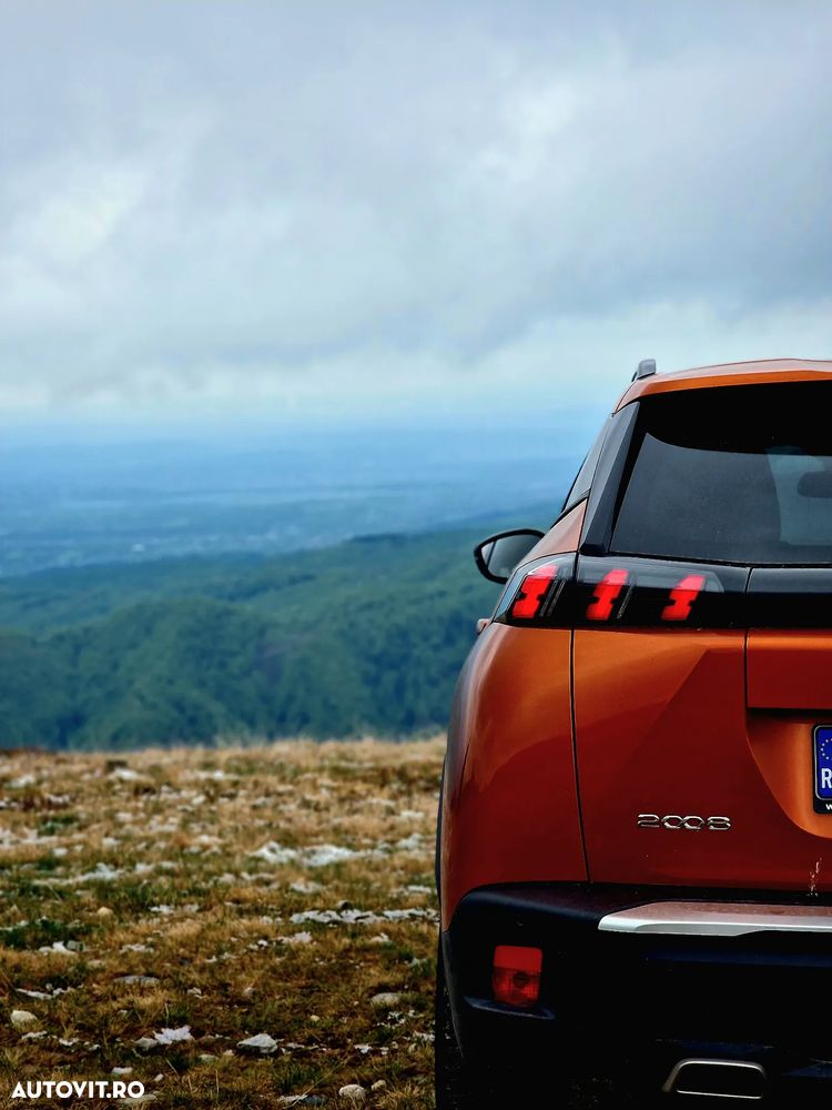 Peugeot 2008 1.2 L PureTech STT EAT8 Allure - 2