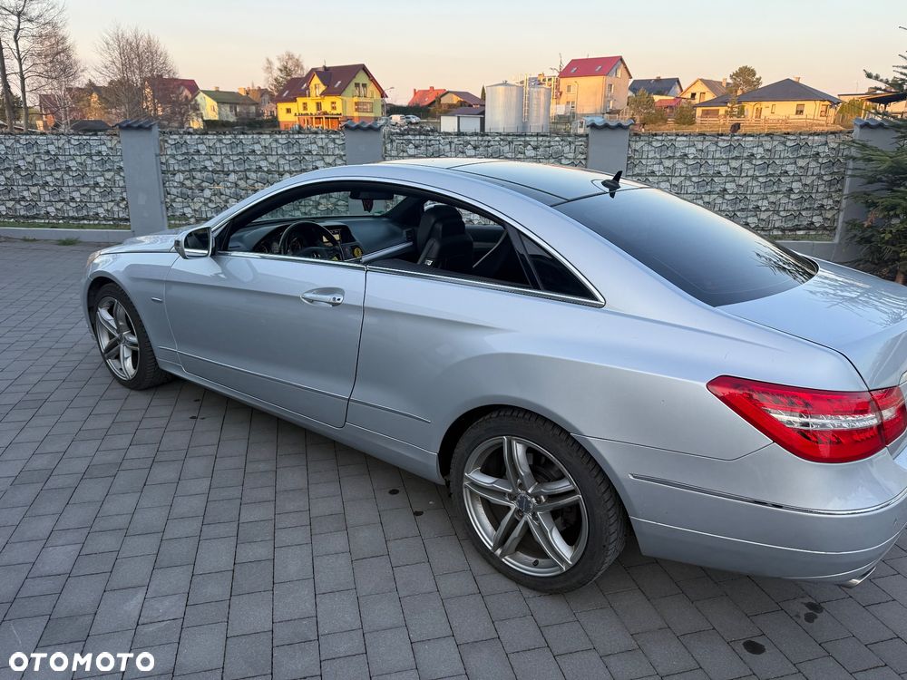 Mercedes-Benz Klasa E 250 CGI BlueEffICIENCY - 10
