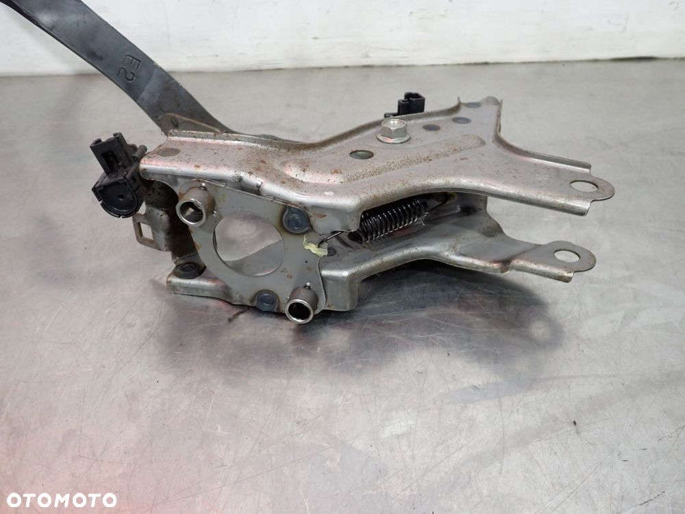 PEDAŁ SPRZĘGŁA TOYOTA COROLLA E15 - 5
