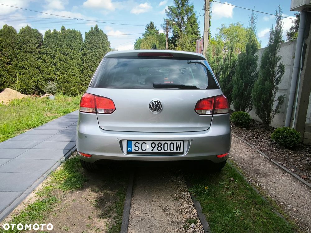 Volkswagen Golf - 6