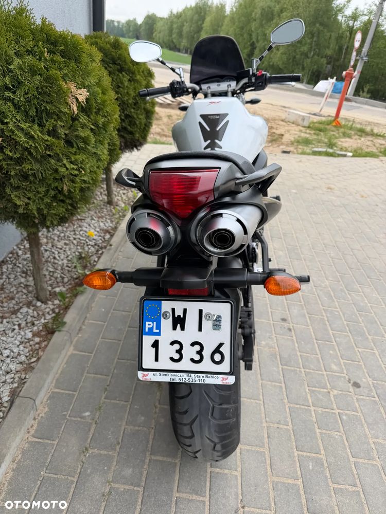 Yamaha FZ - 22