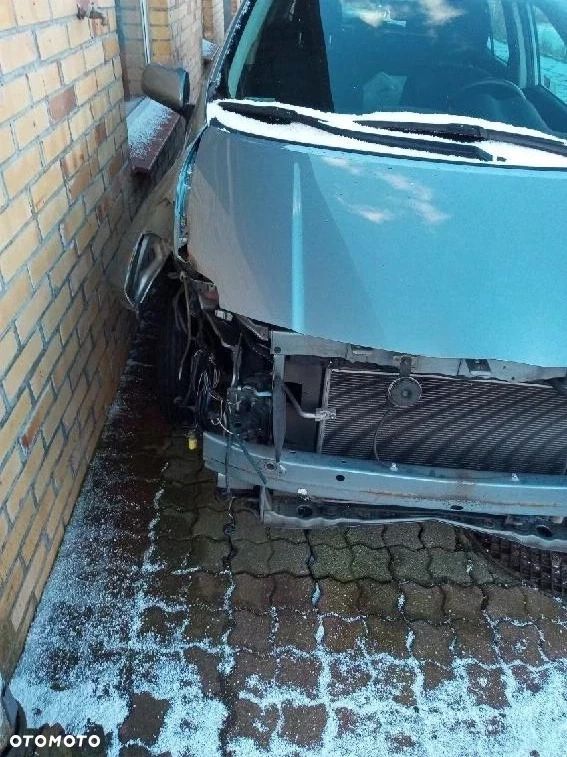 Toyota Auris 1.6 Premium - 3