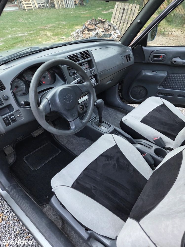 Toyota RAV4 2.0 - 13