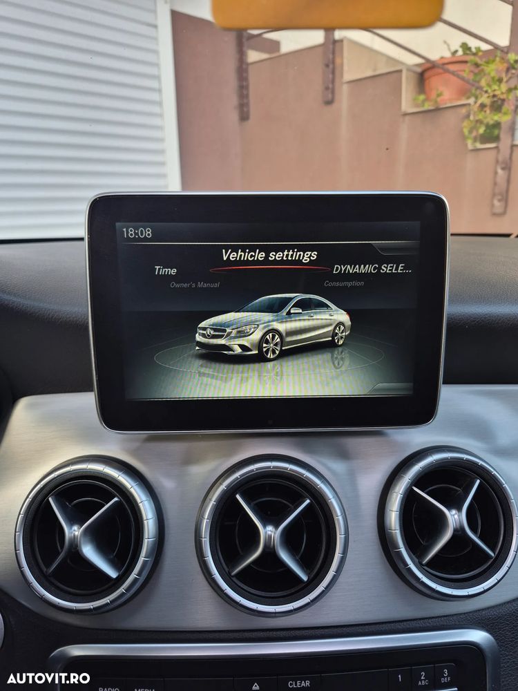 Mercedes-Benz CLA 200 - 40