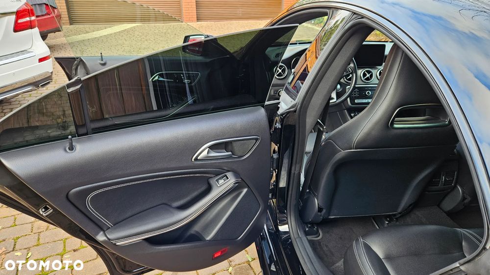 Mercedes-Benz CLA - 33