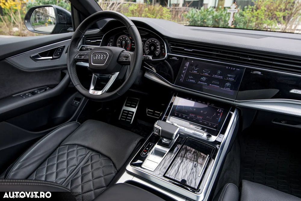 Audi SQ8 - 25