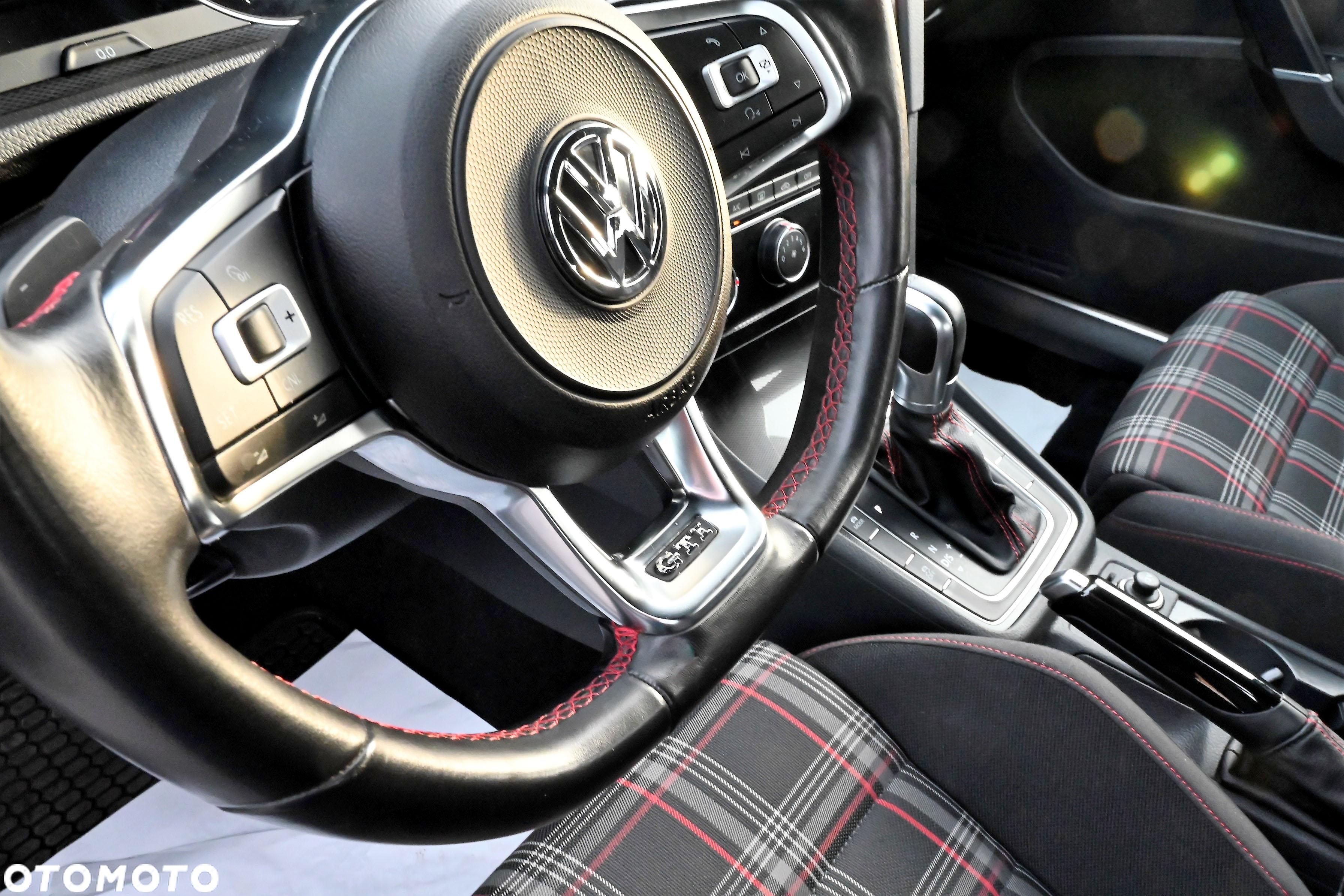 Volkswagen Golf - 19