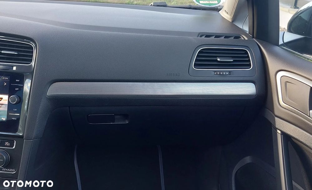 Volkswagen Golf 1.6 TDI Sound - 27