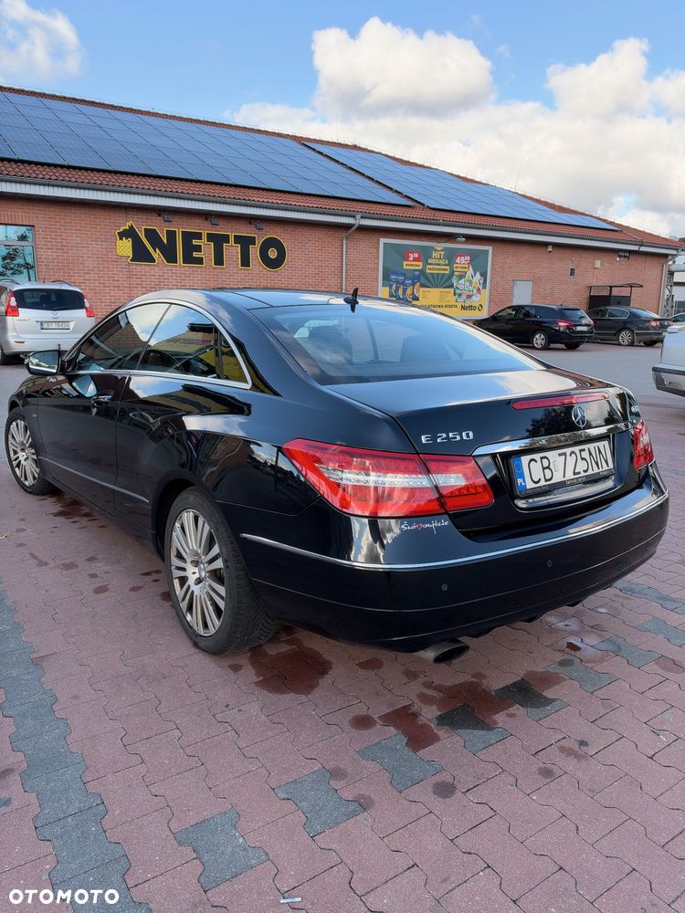 Mercedes-Benz E-Class 2009 photo 3